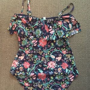 Ruffle one piece swimsuit